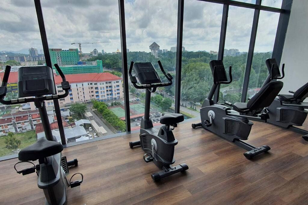 Kozi Square New Sgh Cozy Home 7A Кучинг Екстериор снимка