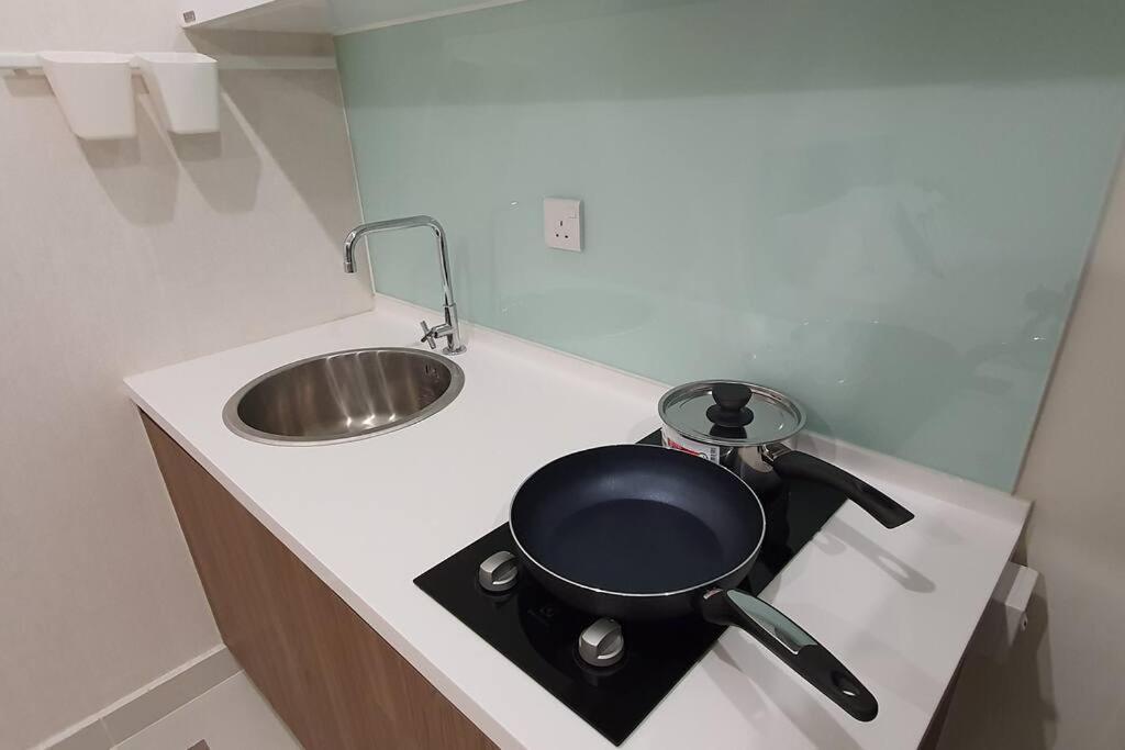 Kozi Square New Sgh Cozy Home 7A Кучинг Екстериор снимка