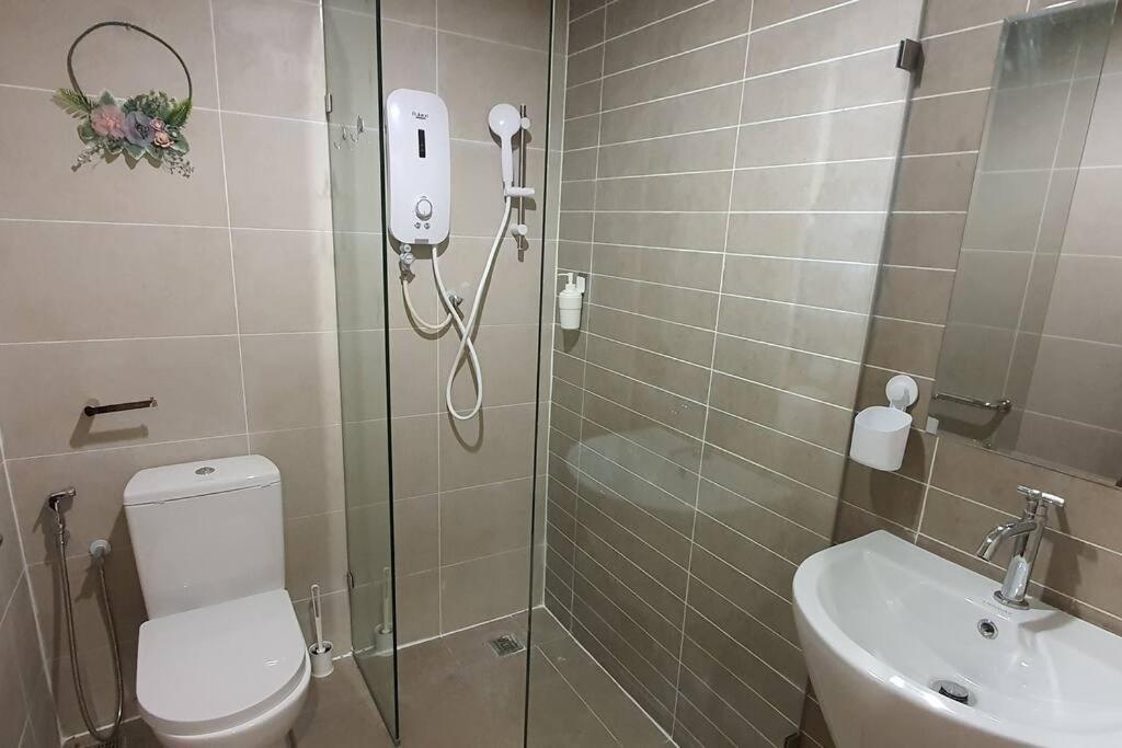 Kozi Square New Sgh Cozy Home 7A Кучинг Екстериор снимка