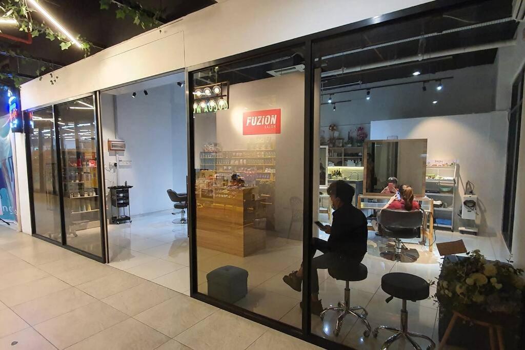 Kozi Square New Sgh Cozy Home 7A Кучинг Екстериор снимка