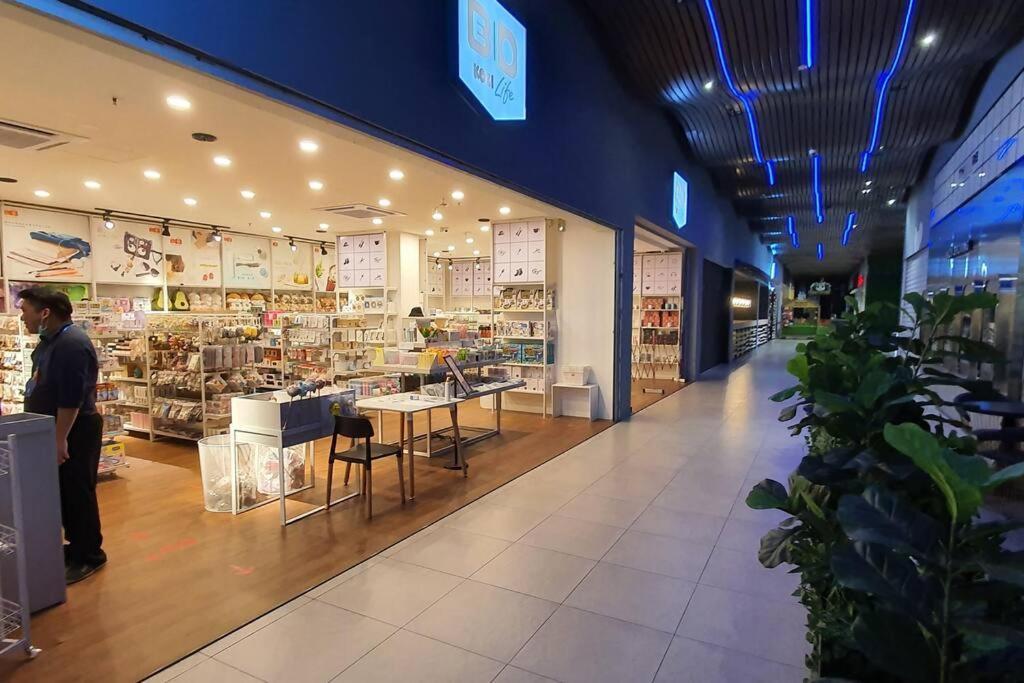 Kozi Square New Sgh Cozy Home 7A Кучинг Екстериор снимка